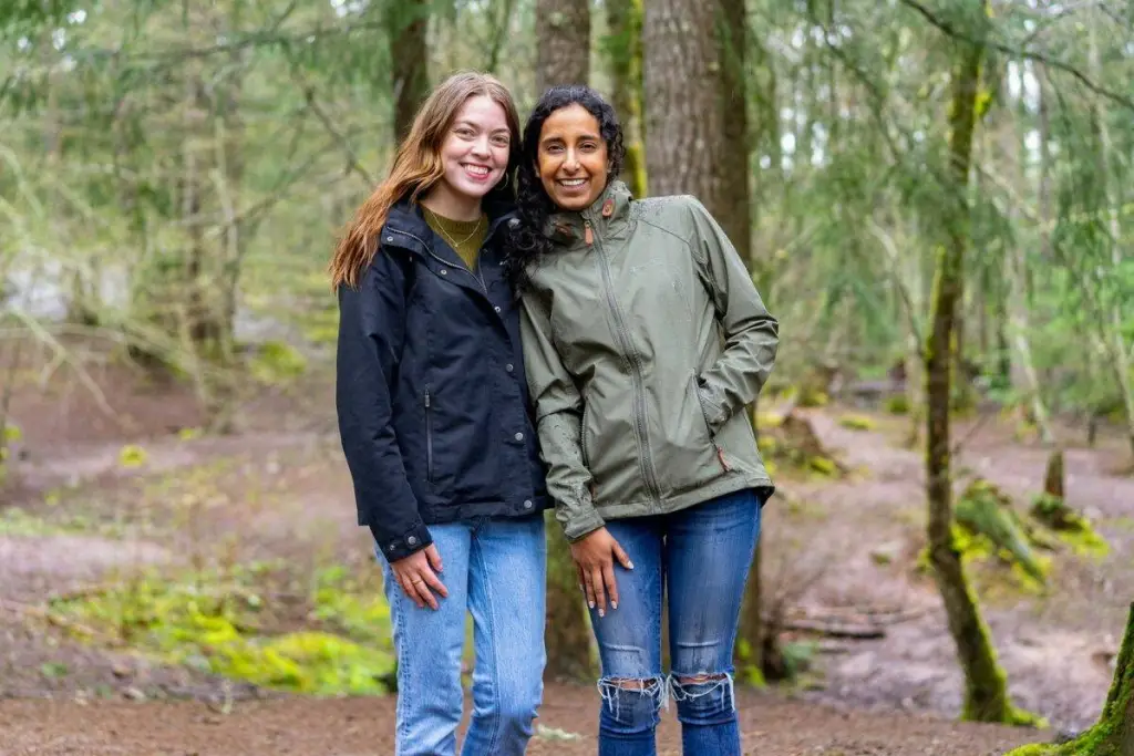 Vancouver Island Duo Provides Free Pet Care for Owners in Treatment